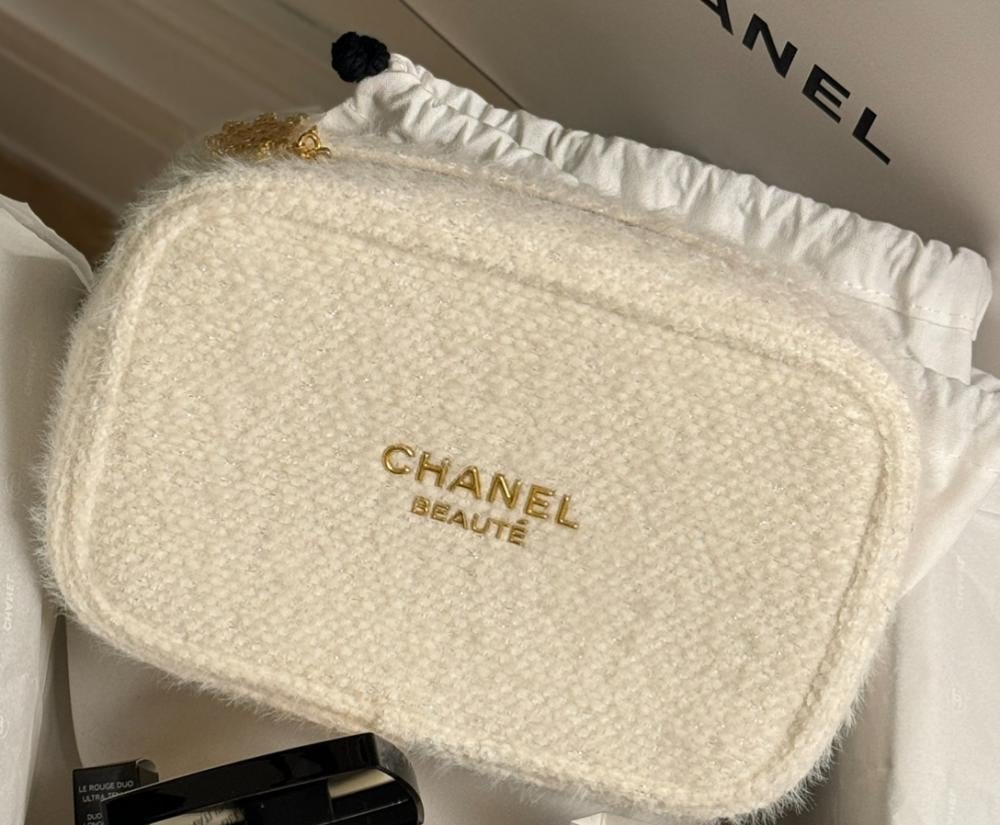Makeup bag